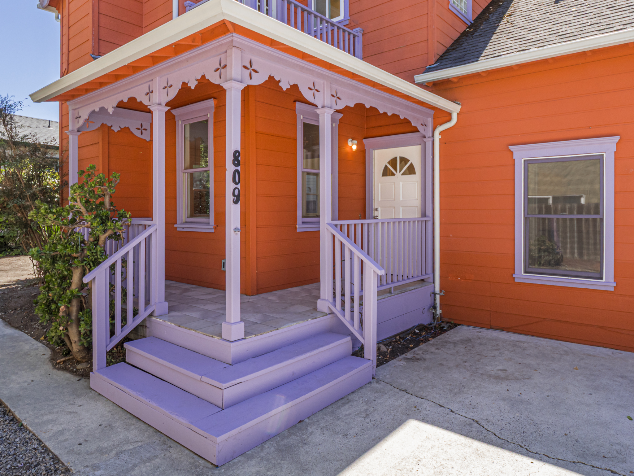 809 Laurel Street