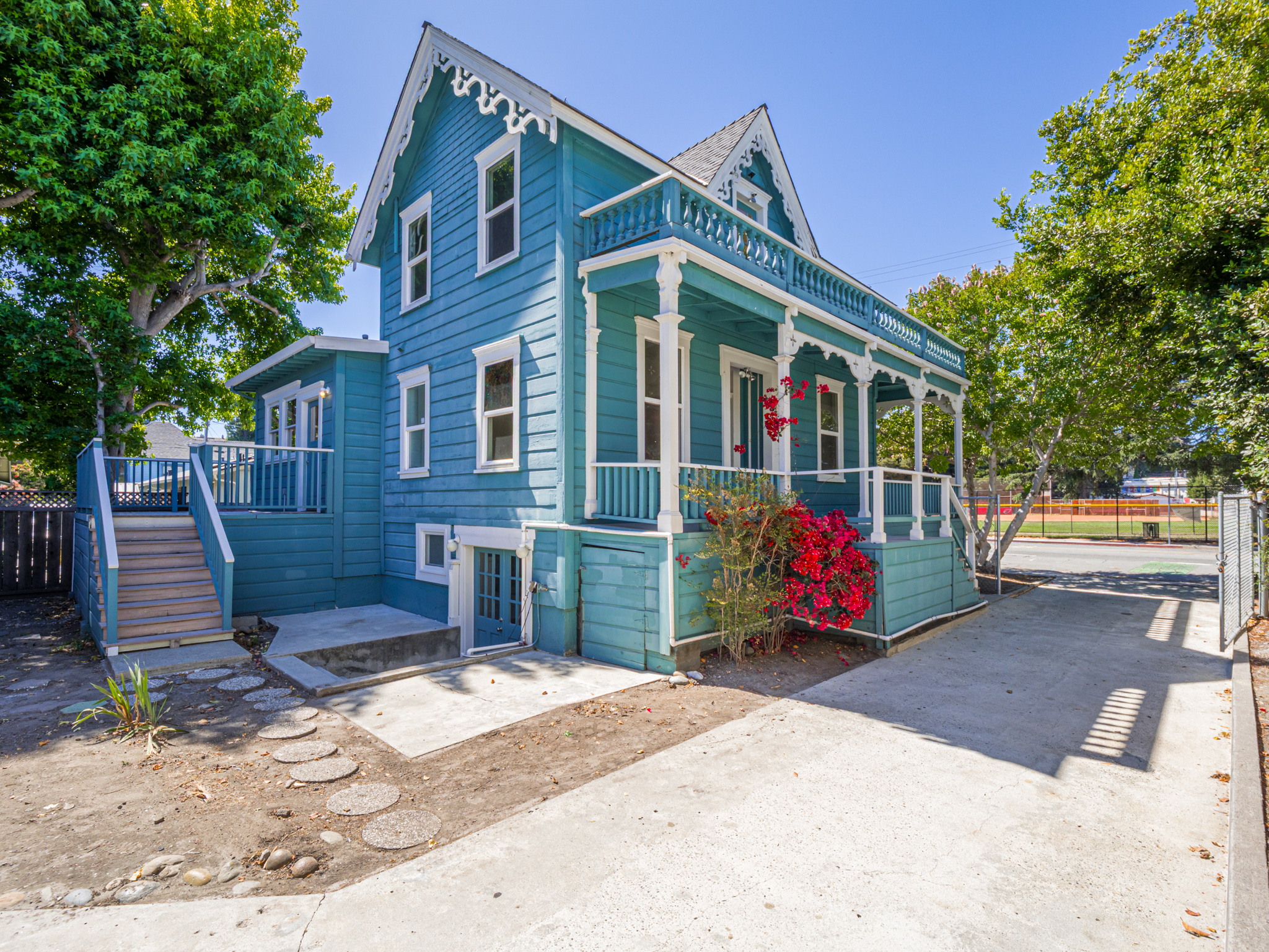 Property main image